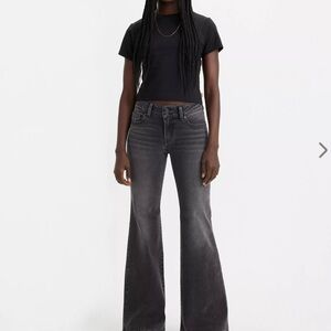 NWT Levi‘s  Womens Super Low Flare Jeans Black Size 25x32